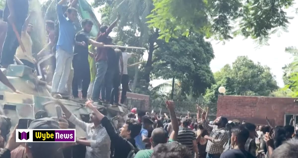 Protestors Storm Prime Minister Sheikh Hasina's Residence Amidst Deadly Unrest in Bangl